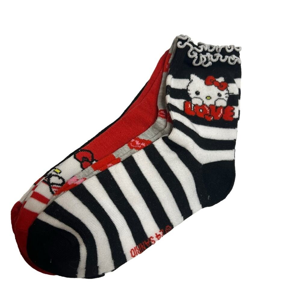 NWT Hello Kitty Sanrio socks Valentine’s Day theme